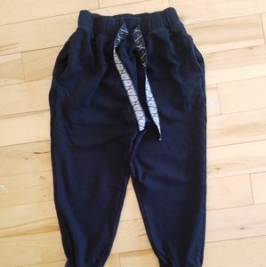 Black GymShark joggers.